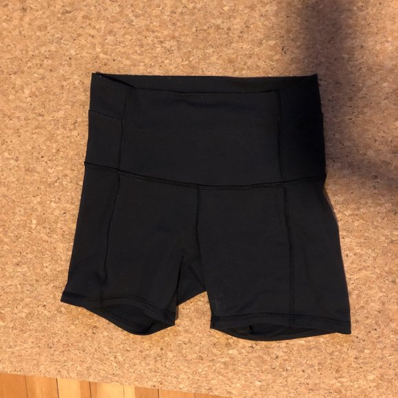 LULULEMON high-rise bike short - Picture 2 of 3